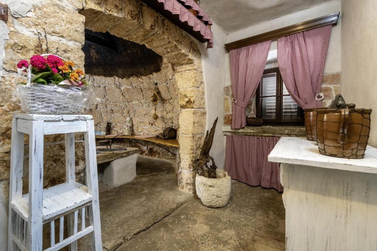 Marina Plomin In Plomin - Haus Fuer 6 Personen Villa Buitenkant foto